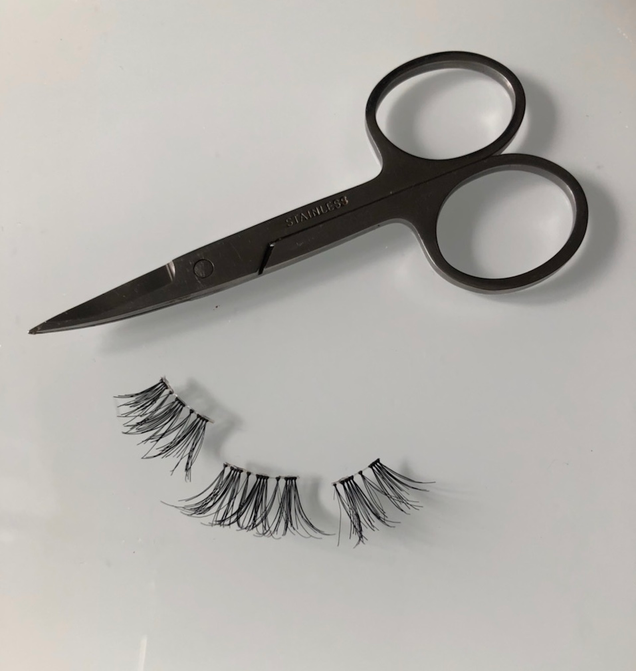Snip the lashes into three equal sections.